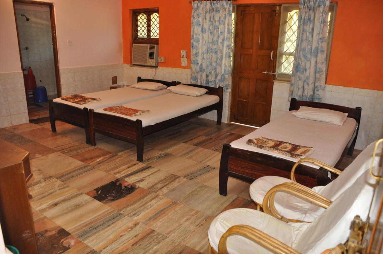 Hotel Gokarna International Esterno foto