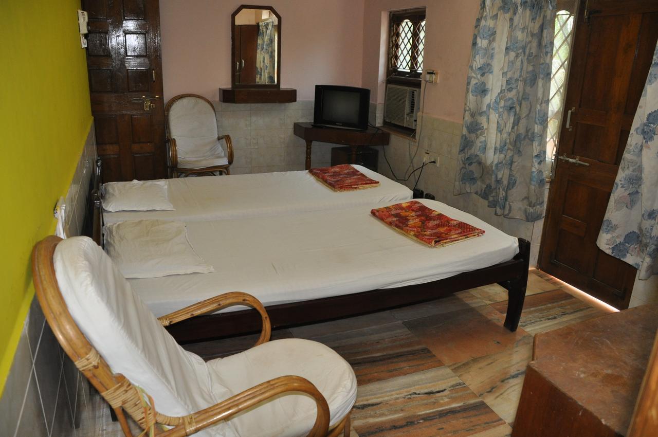 Hotel Gokarna International Esterno foto